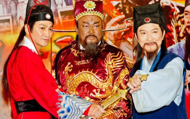 包青天与狸猫换太子传奇，正义的伸张之路