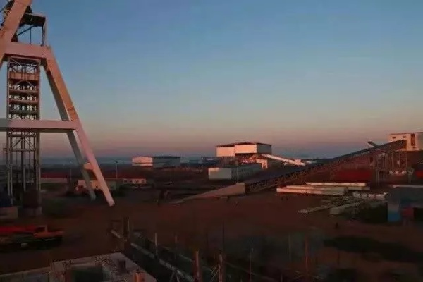 中国矿业 114，矿业世界的桥梁