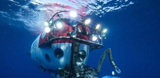 探秘深海 6000 米，奥秘与挑战之旅