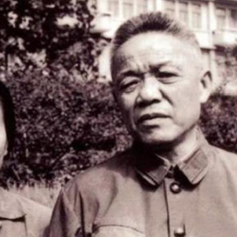 坚决反对分裂，维护国家领土完整和民族团结
