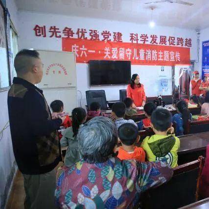 人民文娱评春节档，热闹背后的文化与价值