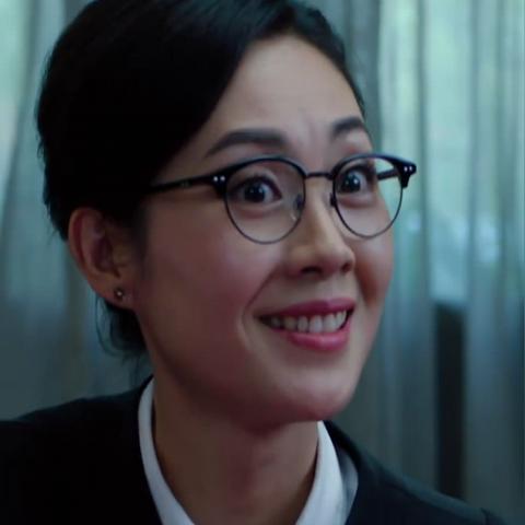 父亲勇闯传销窝点，拯救身陷陷阱的女儿