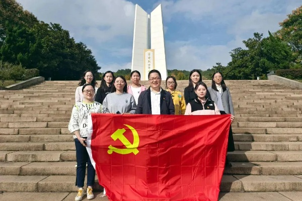 直播建党 100 周年，传承红色基因，共筑时代华章