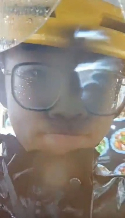 汗水浇灌，男生暑假送外卖两月获 1 万 7