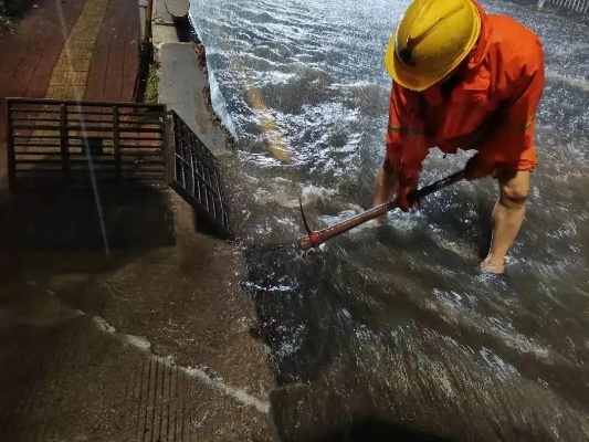 多地超历史记录强降雨，挑战与应对之局