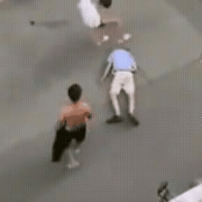 太原6名男女围殴老人，良知何在？