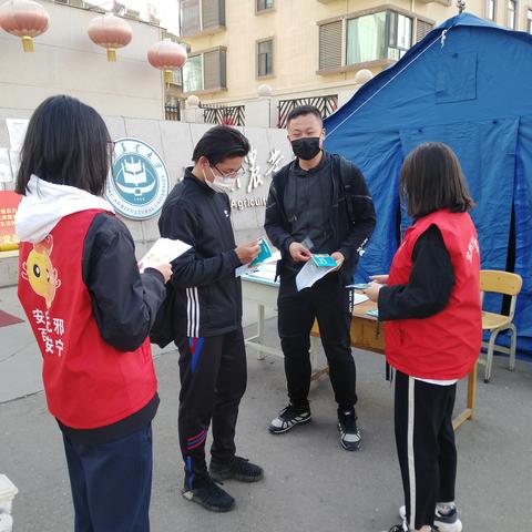 北京施工工地现3例确诊，疫情防控警报再次拉响