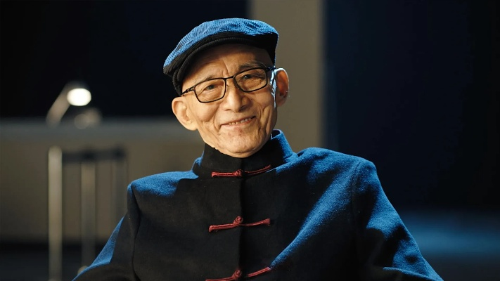 跨越数字鸿沟，让爱与温暖同行——以济公游本昌呼吁关注老人数字鸿沟为视角