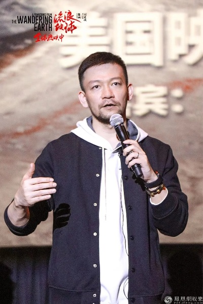 阅兵场上的灵感火花，郭帆导演阅兵现场改编剧本故事。