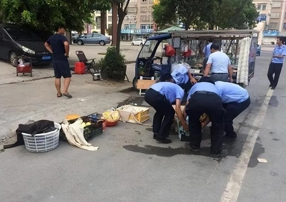 厦门城管被泼硫酸事件，暴力抗法现象的深度反思