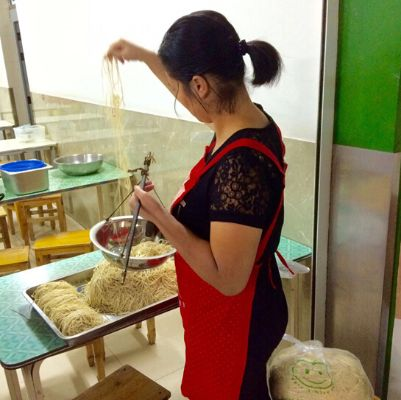 面馆招牌背后的故事，三个女人与四个孩子的面条人生