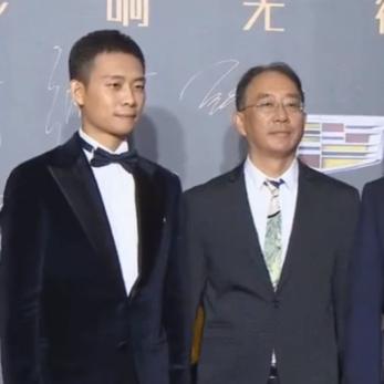 谢娜全家福庆祝父母金婚，家庭幸福与传承的美好时光