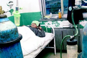 女子接触废弃氢氟酸中毒身亡的悲剧