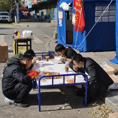赞卢书记，坚守初心的楷模