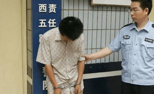 男子回应将仨娃放地铁口，面对老婆失联的艰难抉择