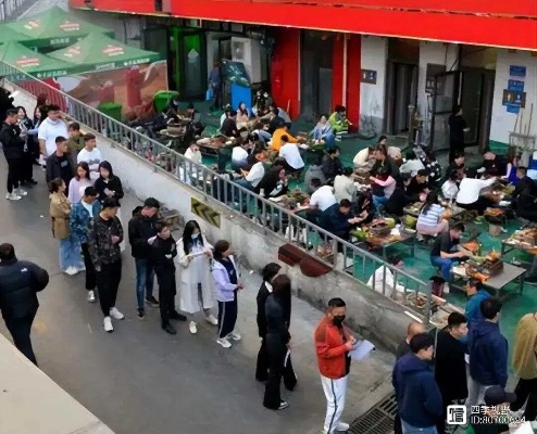 淄博烧烤店主劝退排队顾客，理性消费与服务的温度