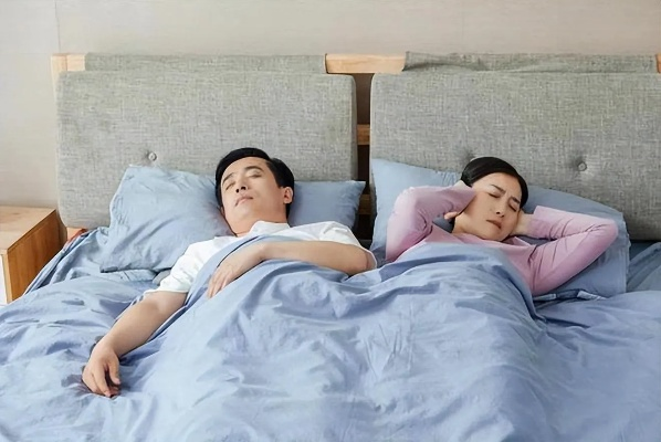 湖北咸宁要求夫妻分床睡引关注，背后原因究竟为何？