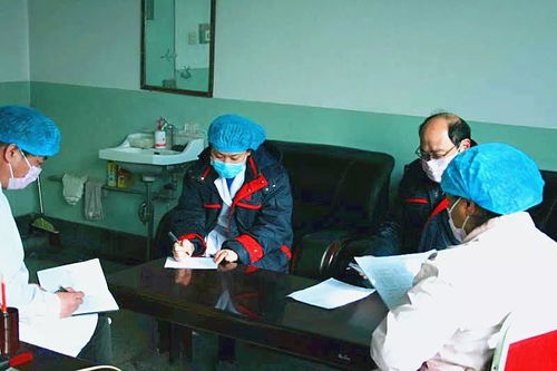 疫情形势严峻，携手共克时艰