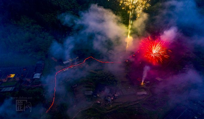 喜马拉雅山下的烟花盛宴，村民的深情体验