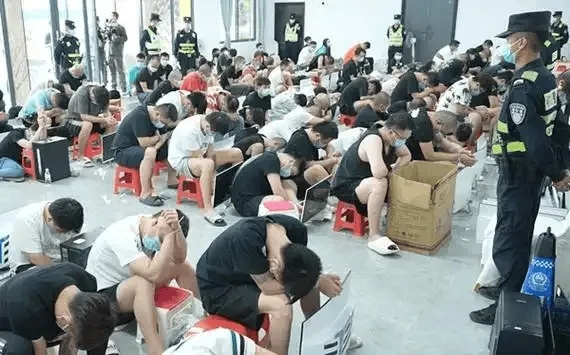 缅北白家犯罪集团主案一审开庭，正义终将战胜邪恶