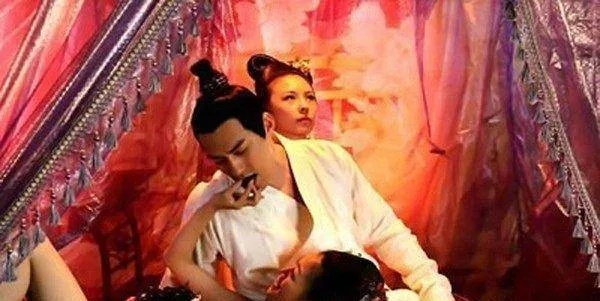 宫廷秘闻，皇上的玩妃之乐与禁忌揭秘
