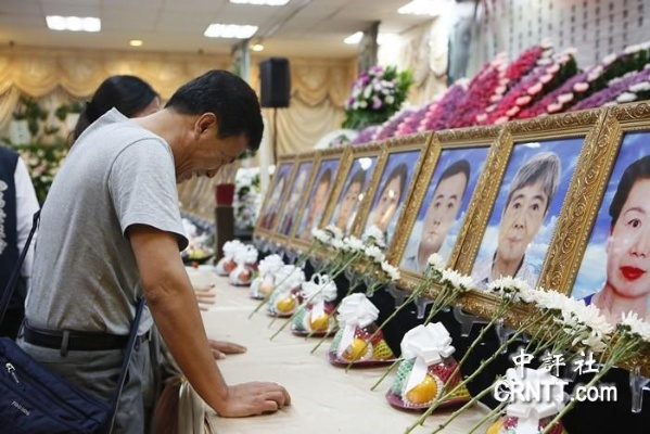 台湾悲剧，87岁老人离世，女儿心碎瞬间