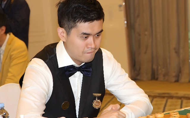 象棋第一人王天一坦诚面对错误，展现真实自我之路