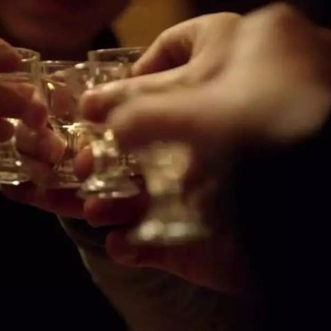 女儿因酒精退烧进ICU，酒精退烧不可取的悲剧警示