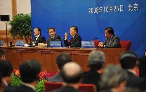 温家宝，深受人民爱戴的杰出领导人