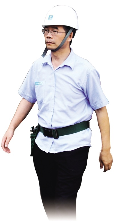 陆建新，钢铁脊梁般的坚守与奉献